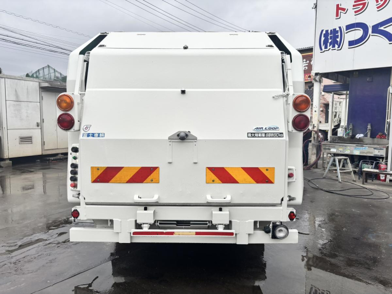 巻き込みパッカー車 富士車両製8.0立米|中古トラックの販売・買取・査定のアイナビ