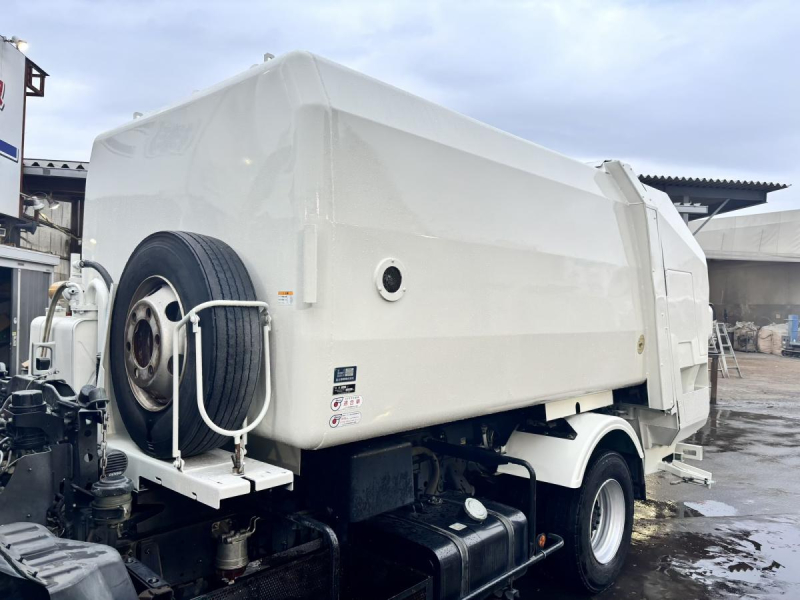 巻き込みパッカー車 富士車両製8.0立米|中古トラックの販売・買取・査定のアイナビ