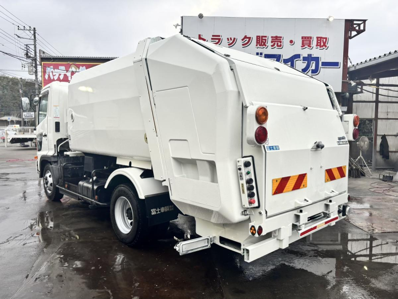 巻き込みパッカー車 富士車両製8.0立米|中古トラックの販売・買取・査定のアイナビ