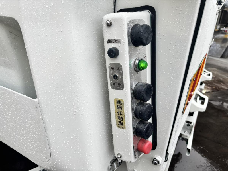 巻き込みパッカー車 富士車両製8.0立米|中古トラックの販売・買取・査定のアイナビ