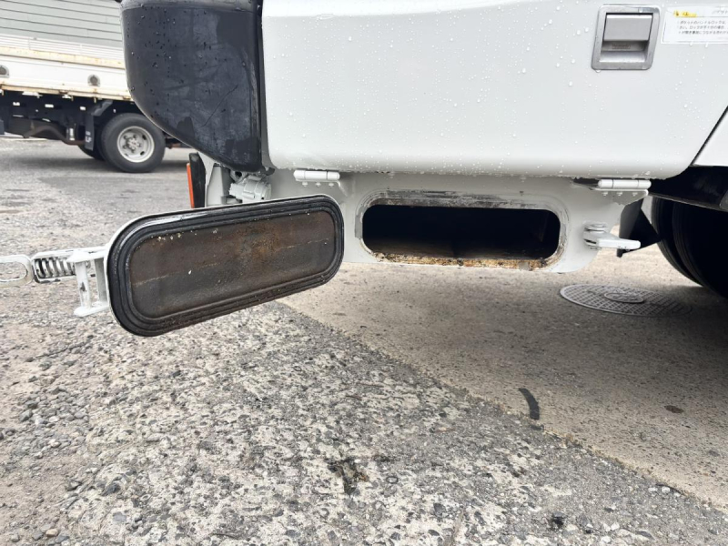 ワイド幅 プレス式パッカー車 新明和製6.0立米|中古トラックの販売・買取・査定のアイナビ