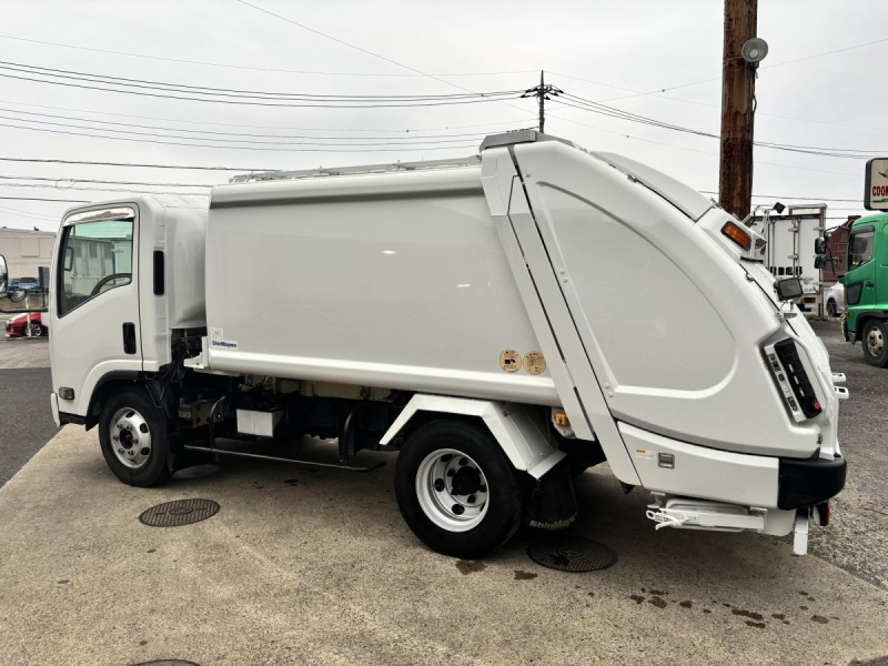 ワイド幅 プレス式パッカー車 新明和製6.0立米|中古トラックの販売・買取・査定のアイナビ