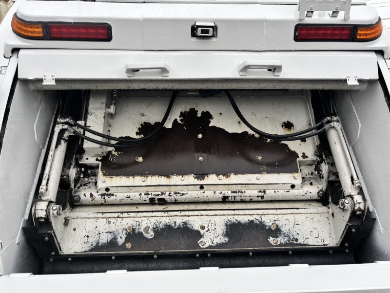 ワイド幅 プレス式パッカー車 新明和製6.0立米|中古トラックの販売・買取・査定のアイナビ