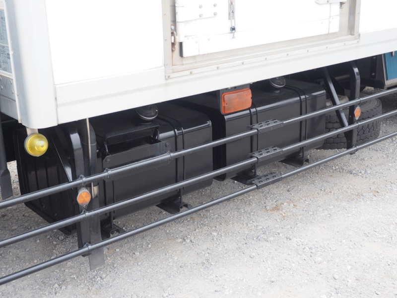 いすゞ 冷凍バン フォワード|中古トラックの販売・買取・査定のアイナビ