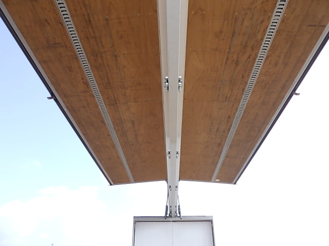 平成31年UDトラックス☆4軸低床アルミウィング☆|中古トラックの販売・買取・査定のアイナビ