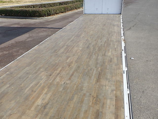 平成31年UDトラックス☆4軸低床アルミウィング☆|中古トラックの販売・買取・査定のアイナビ