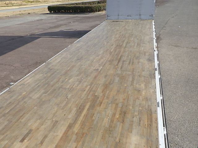 平成31年UDトラックス☆4軸低床アルミウィング☆|中古トラックの販売・買取・査定のアイナビ