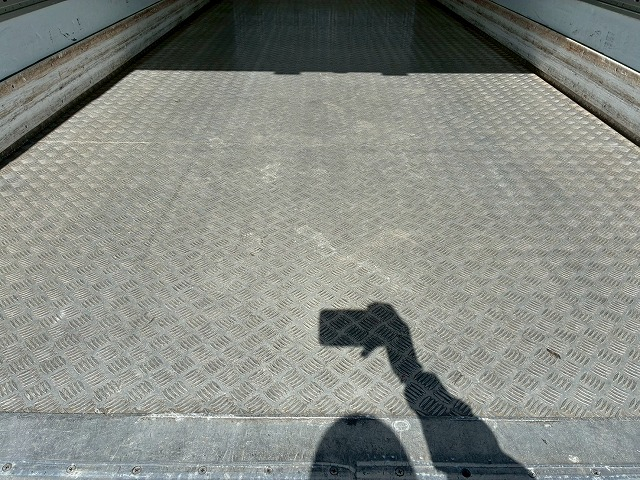 ベッドレス6200フルワイド菱重コールドチェーン6速MT|中古トラックの販売・買取・査定のアイナビ