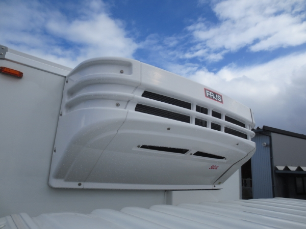 日野レンジャー冷蔵冷凍車ゲート付|中古トラックの販売・買取・査定のアイナビ