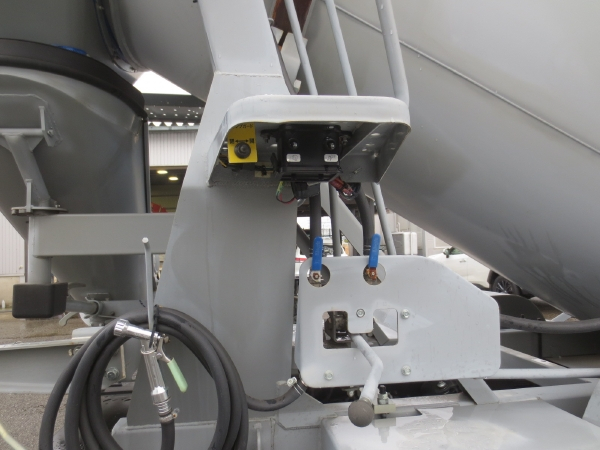 日野レンジャー増トンミキサー車|中古トラックの販売・買取・査定のアイナビ