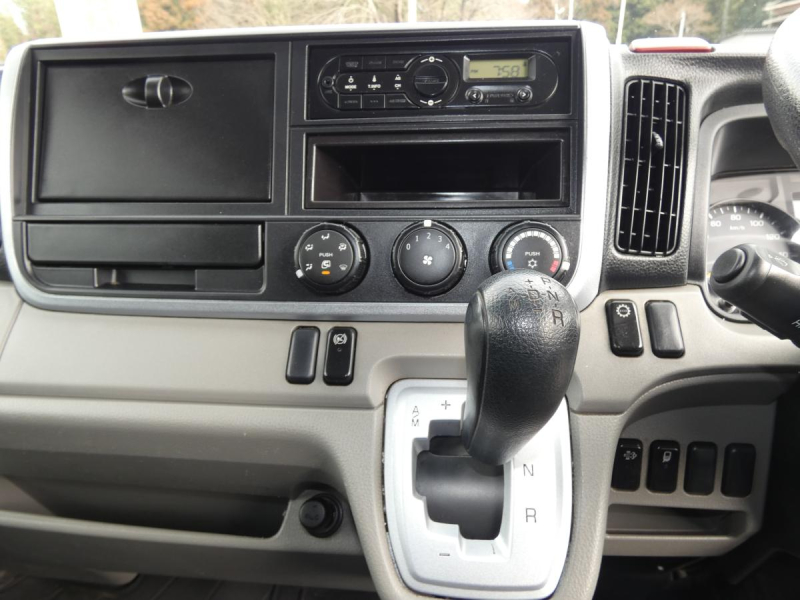 H292tパネルバンオートマ 4WD|中古トラックの販売・買取・査定のアイナビ