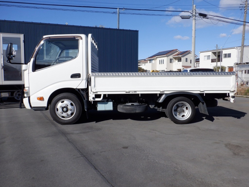 2t 10尺平ボデー フラットロー 5MT 車両総重量5t以下|中古トラックの販売・買取・査定のアイナビ