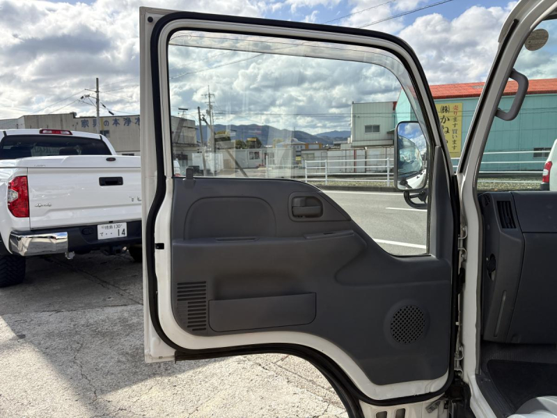 H20タイタン 1.75t 3段クレーン付 ショート|中古トラックの販売・買取・査定のアイナビ