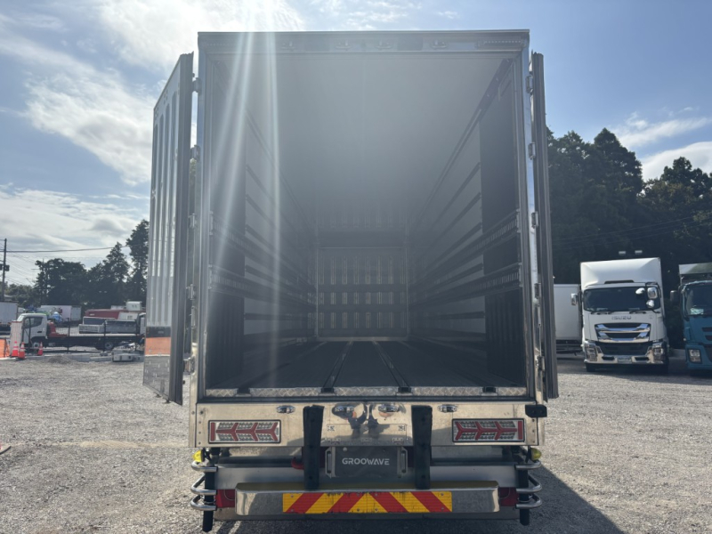 4軸低床エアサスハイルーフ低温東プレサイド観音扉|中古トラックの販売・買取・査定のアイナビ