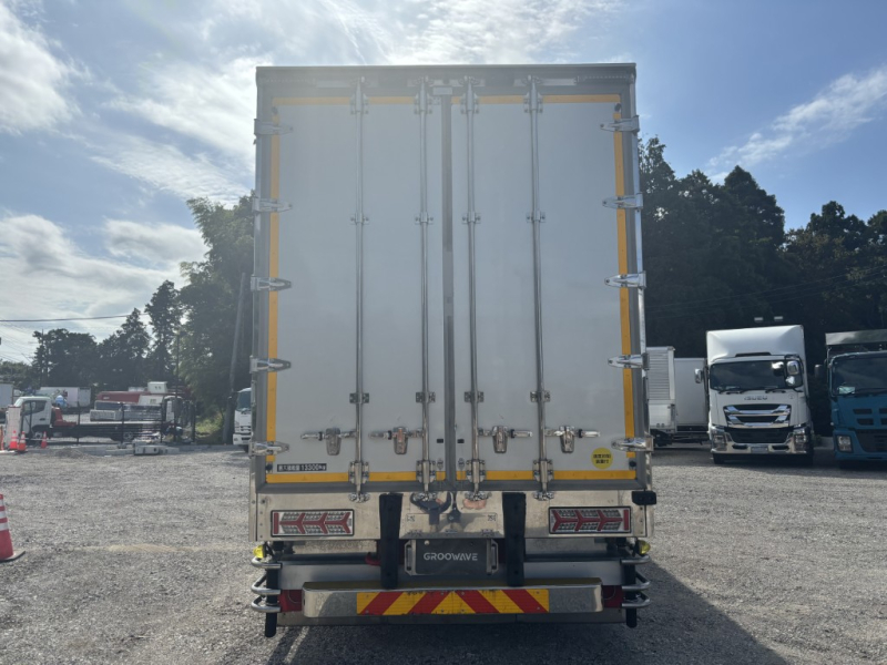 4軸低床エアサスハイルーフ低温東プレサイド観音扉|中古トラックの販売・買取・査定のアイナビ