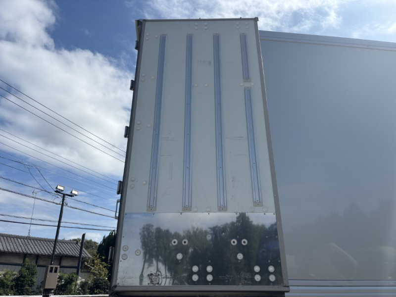 4軸低床エアサスハイルーフ低温東プレサイド観音扉|中古トラックの販売・買取・査定のアイナビ