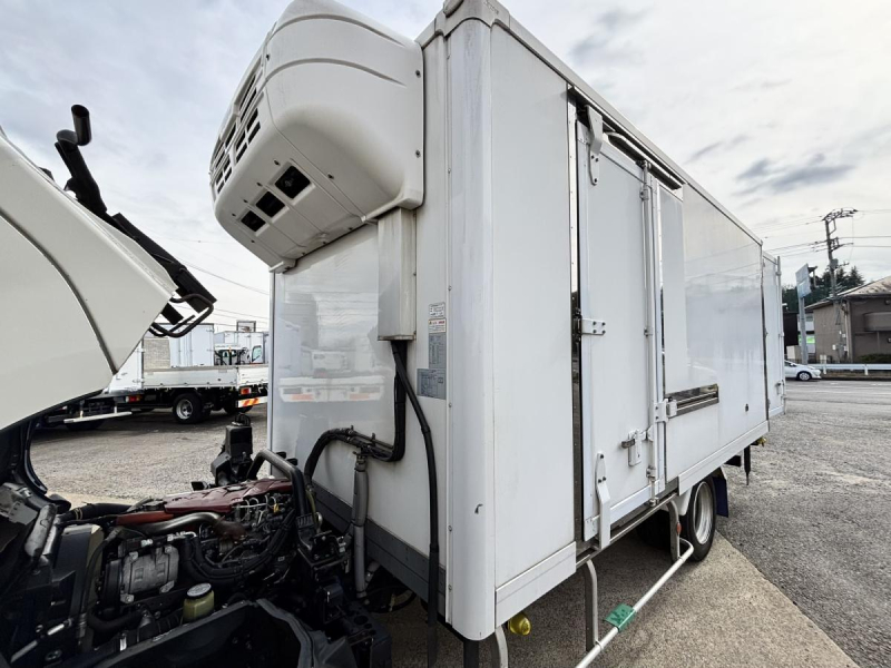 ワイド幅 冷蔵冷凍車 東プレ-5℃設定|中古トラックの販売・買取・査定のアイナビ