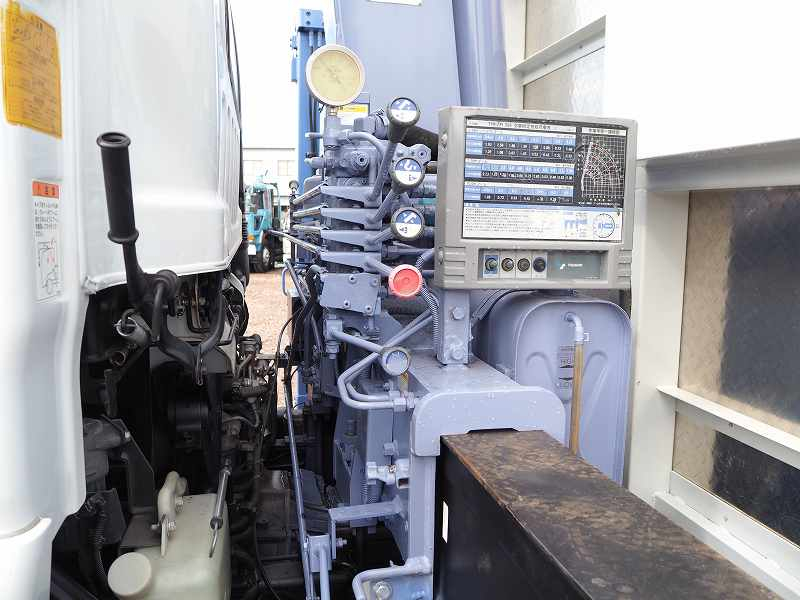 いすゞフォワード増トン中型4段セルフクレーンラジコン|中古トラックの販売・買取・査定のアイナビ