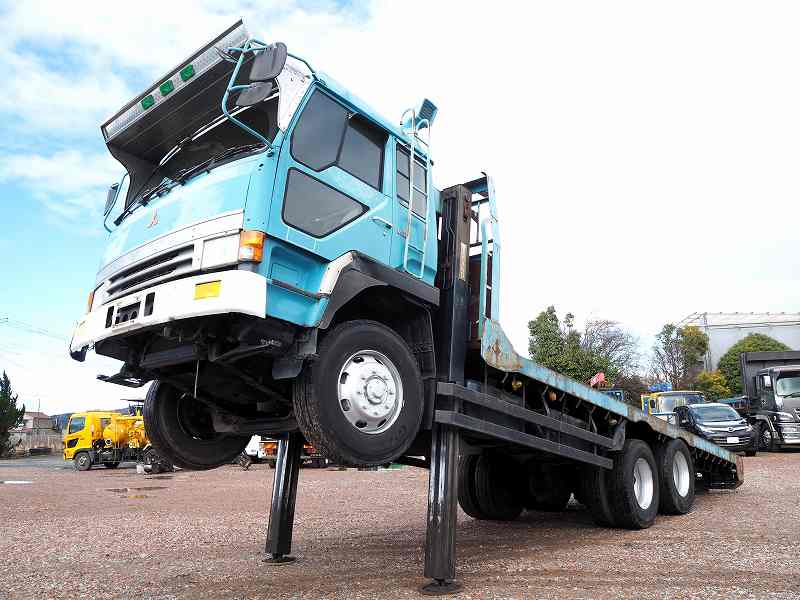 三菱ふそうザ・グレート高床2デフセルフローダーV8エンジン|中古トラックの販売・買取・査定のアイナビ