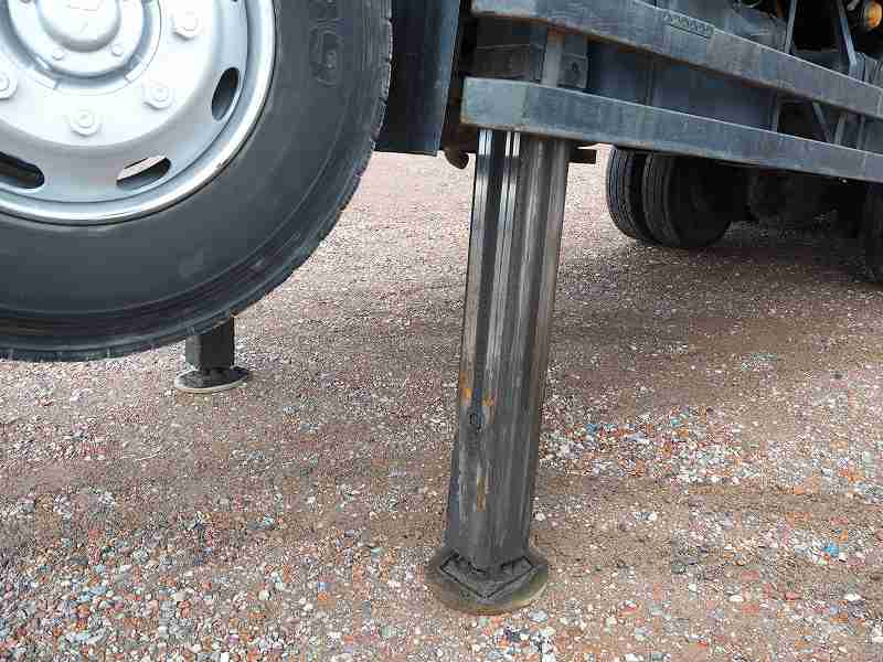 三菱ふそうザ・グレート高床2デフセルフローダーV8エンジン|中古トラックの販売・買取・査定のアイナビ