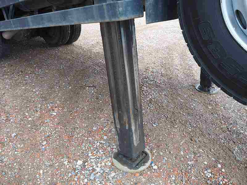 三菱ふそうザ・グレート高床2デフセルフローダーV8エンジン|中古トラックの販売・買取・査定のアイナビ