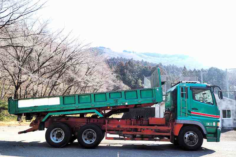 三菱スーパーグレート22tロングダンプ3方開2デフ|中古トラックの販売・買取・査定のアイナビ