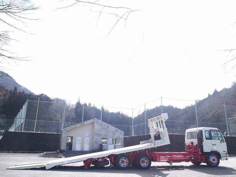 UDトラックスコンドル増々トン花見台セーフティーローダー|中古トラックの販売・買取・査定のアイナビ