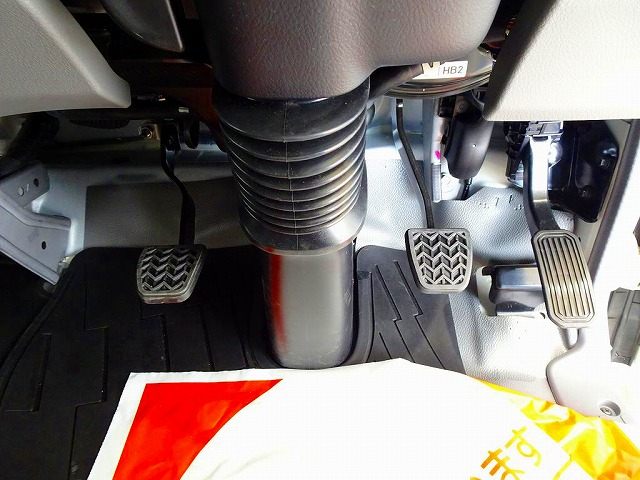 デュトロ4.65t高床ワイド超ロング平ボデー未使用車|中古トラックの販売・買取・査定のアイナビ