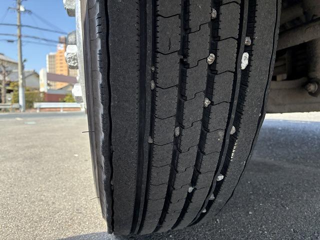 いすゞ 平ボディ フォワード|中古トラックの販売・買取・査定のアイナビ