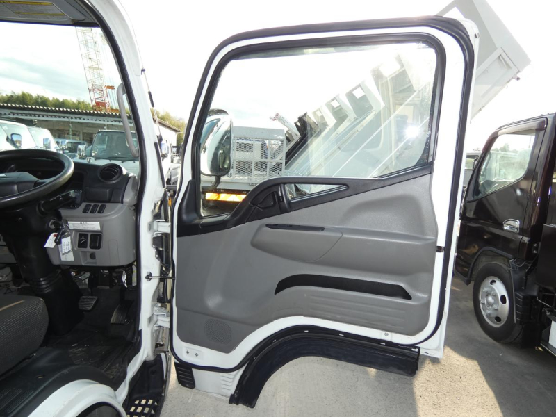 H302トン Wキャブ マニュアル260306|中古トラックの販売・買取・査定のアイナビ