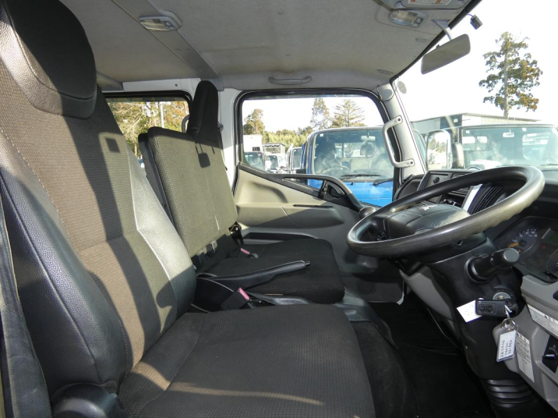 H302トン Wキャブ マニュアル260306|中古トラックの販売・買取・査定のアイナビ