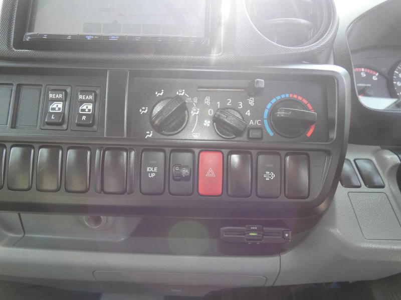 R21トン Wキャブ マニュアル260305|中古トラックの販売・買取・査定のアイナビ