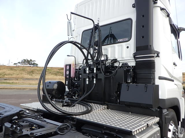 三菱令和7年式☆ダンプ用油圧ポンプ付きトラクタ☆車検付き|中古トラックの販売・買取・査定のアイナビ