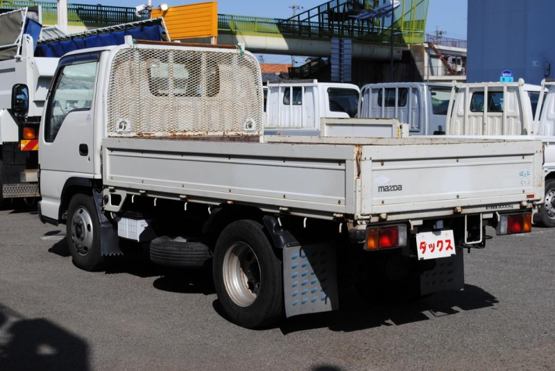 H17 タイタン 平ボディ 積載3t|中古トラックの販売・買取・査定のアイナビ