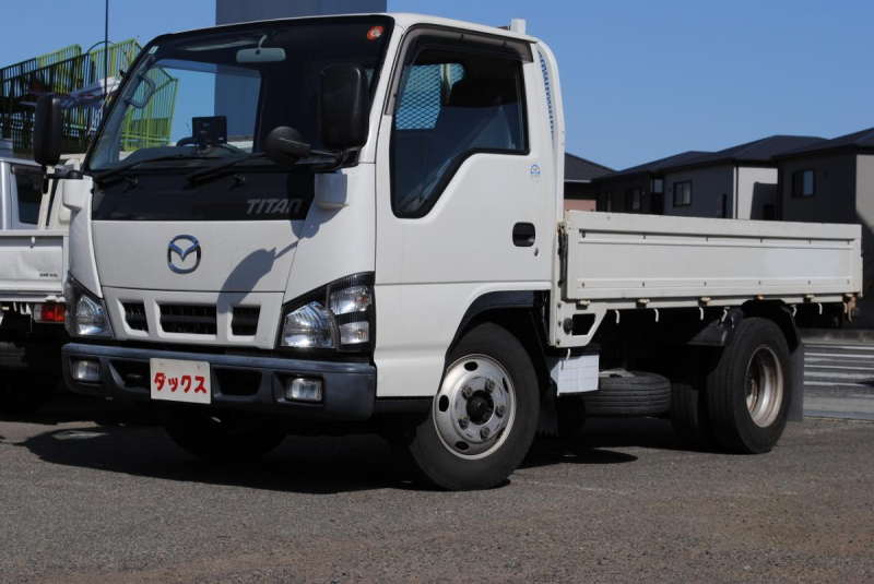 H17 タイタン 平ボディ 積載3t|中古トラックの販売・買取・査定のアイナビ