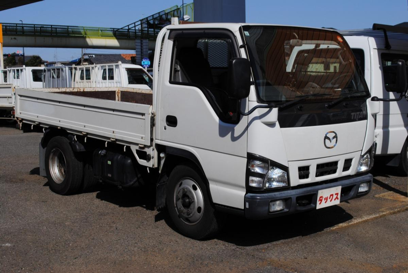 H17 タイタン 平ボディ 積載3t|中古トラックの販売・買取・査定のアイナビ