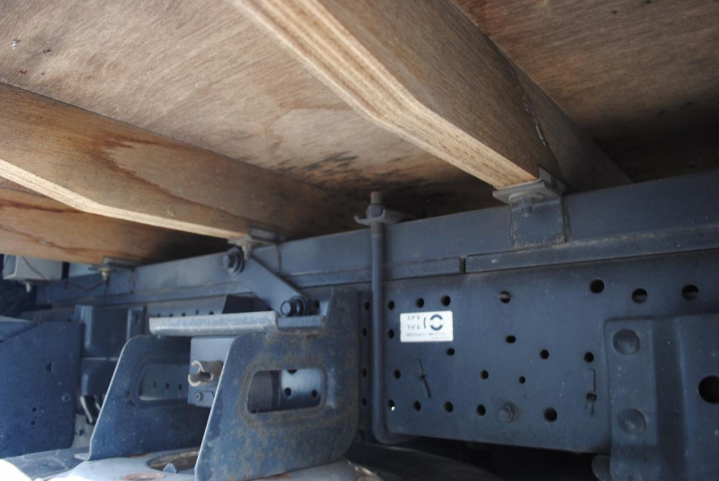 H17 タイタン 平ボディ 積載3t|中古トラックの販売・買取・査定のアイナビ