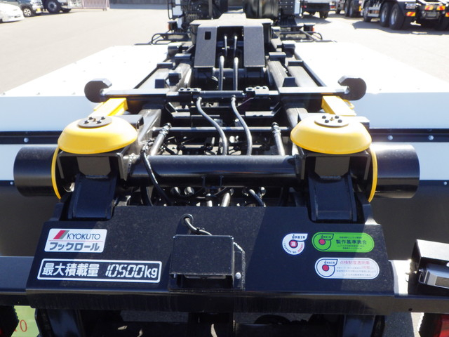 三菱2PG-FV80VYフックロール10t超格納式リアバンパー|中古トラックの販売・買取・査定のアイナビ