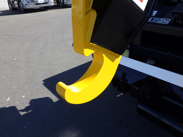 三菱2PG-FV80VYフックロール10t超格納式リアバンパー|中古トラックの販売・買取・査定のアイナビ