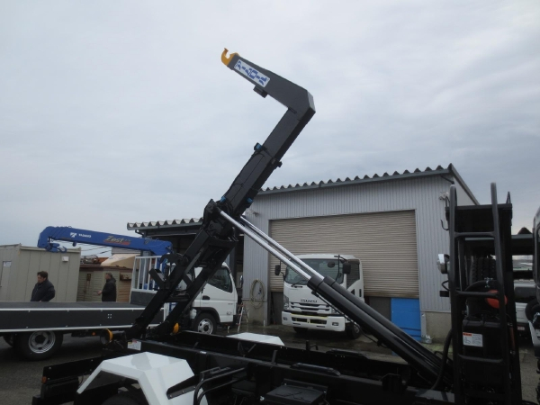 三菱ファイターアームロール|中古トラックの販売・買取・査定のアイナビ