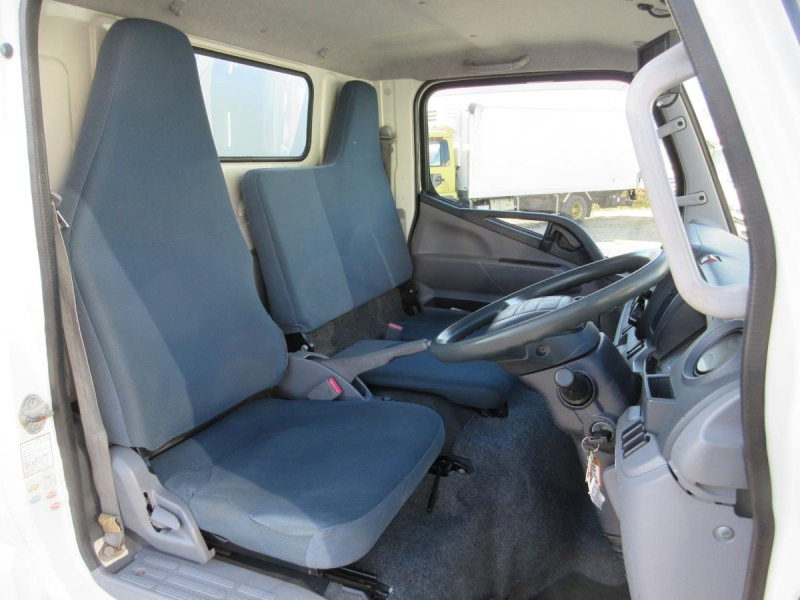 AT 保冷バン 積載1350Kg 東プレ製 !!|中古トラックの販売・買取・査定のアイナビ