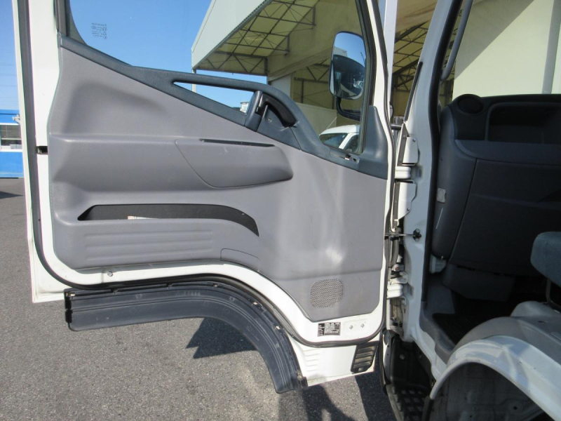 AT 保冷バン 積載1350Kg 東プレ製 !!|中古トラックの販売・買取・査定のアイナビ