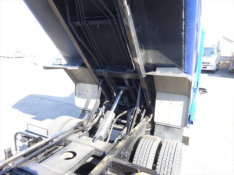 巻込 4.4㎥ 4WD|中古トラックの販売・買取・査定のアイナビ