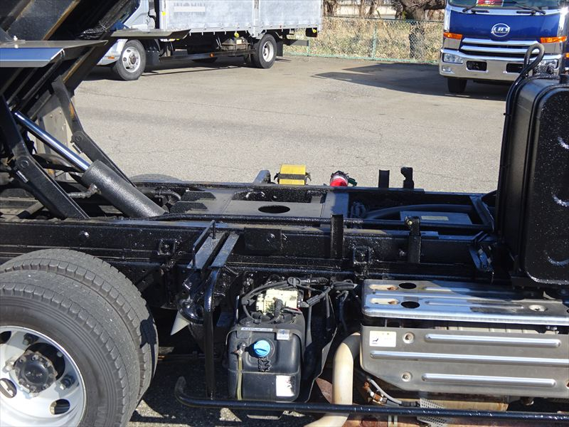 巻込 4.4㎥ 4WD|中古トラックの販売・買取・査定のアイナビ