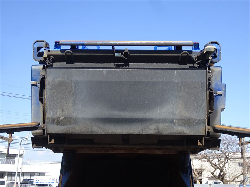 巻込 4.4㎥ 4WD|中古トラックの販売・買取・査定のアイナビ