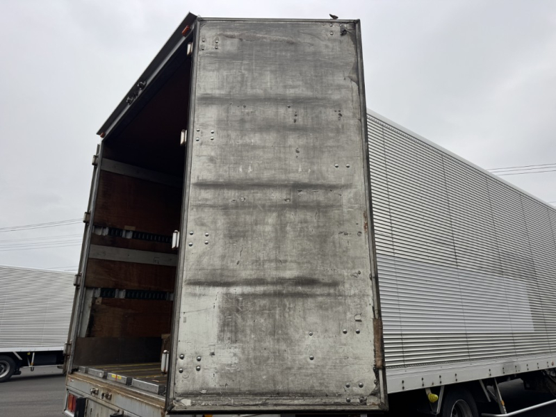 おばけバン ワイド ベッド付 エアサス|中古トラックの販売・買取・査定のアイナビ