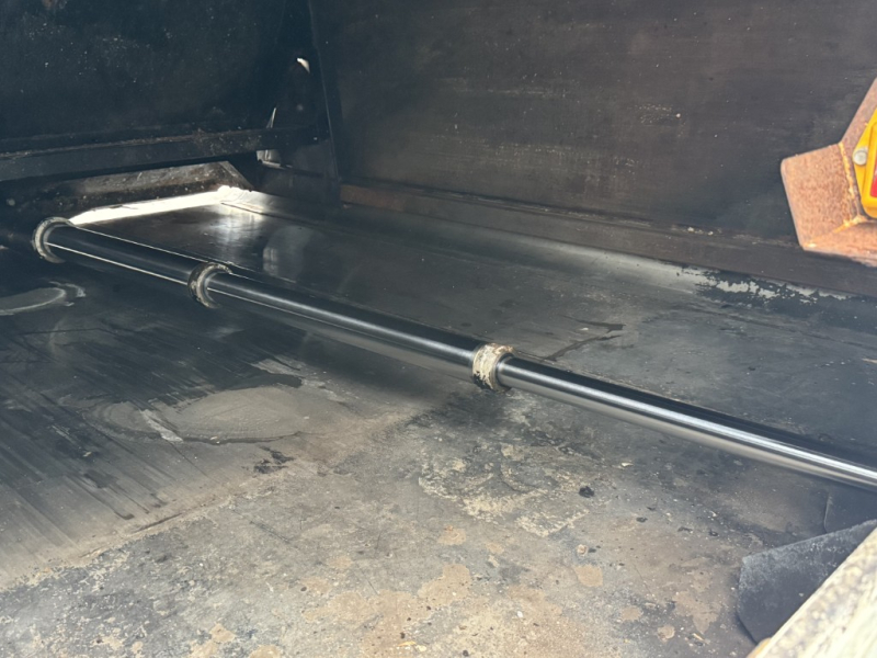 プレス式キャンターOEM新明和6.0立米ダンボールで使用|中古トラックの販売・買取・査定のアイナビ