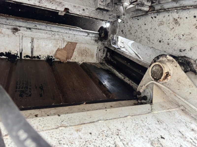 プレス式キャンターOEM新明和6.0立米ダンボールで使用|中古トラックの販売・買取・査定のアイナビ