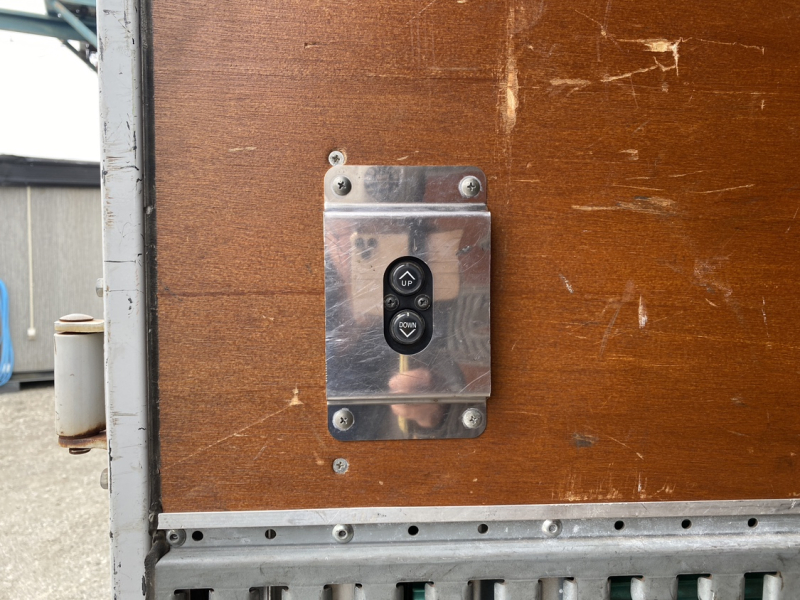 H31年式、キャンター、格納ゲート付アルミバン|中古トラックの販売・買取・査定のアイナビ