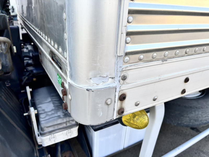 10尺 ショート アルミバン シャッター式|中古トラックの販売・買取・査定のアイナビ